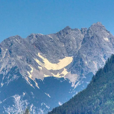 - By Alpen Appartement Zell am See